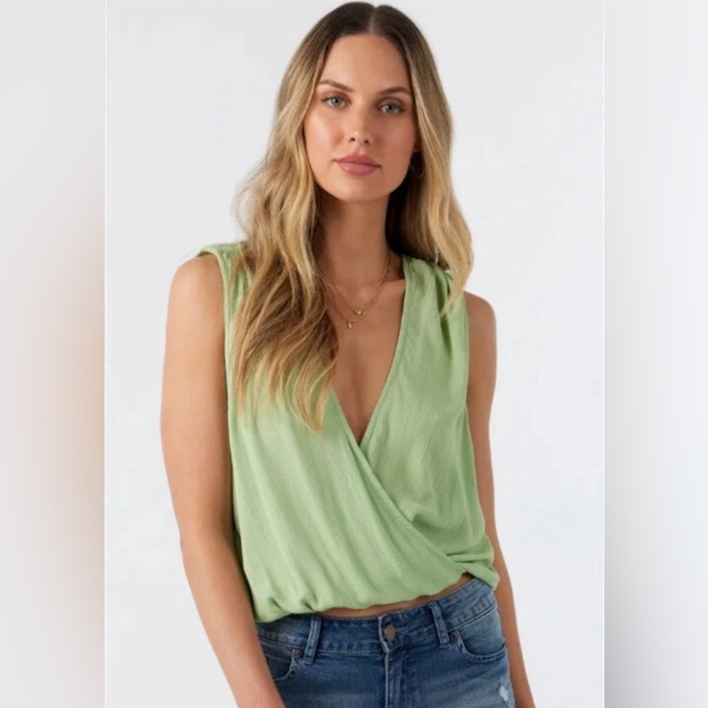 O'Neill Sleeveless Top Crinkle Knit Surplice Blouse Casual Green Size M